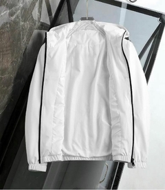 Blusa Corta Vento Balenciaga Branca Italiana na internet