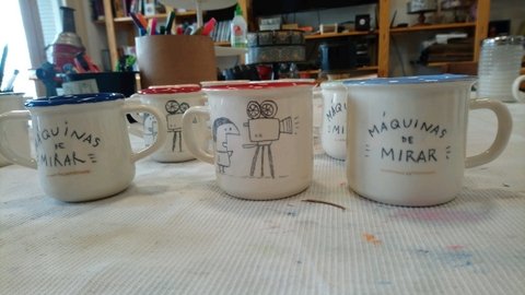 Mate Taza Plato - Máquinas de Mirar x Pintamonas cerámicas