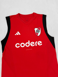 MUSCULOSA ROJA DE ENTRENAMIENTO 2024 - comprar online