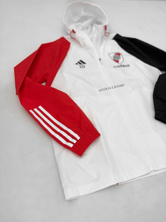 CAMPERA ROMPEVIENTOS BLANCA DE LLUVIA ENTRENAMIENTO 2024