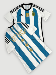 CAMISETA FESTEJOS ARGENTINA CAMPEÓN DEL MUNDO 2022 - 3 ESTRELLAS