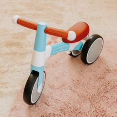 bicicleta-de-equilibrio-azul-hape