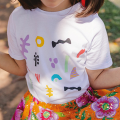 camiseta-infantil-objetos-cantarola