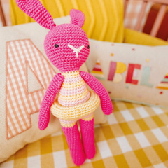 coelho-banhista-de-croche-pink-mimoo-toys