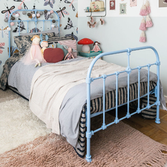 cama-de-ferro-solteiro-estilo-haras-azul-bebe