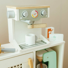 maquina-de-cafe-expresso-de-madeira-com-xicara-modali-baby