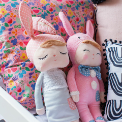 metoo-doll-boneca-angela-gray-bunny