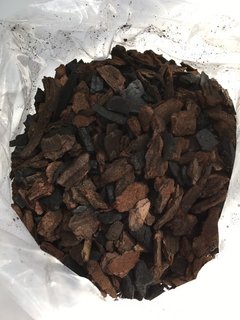 Casca de Pinus e Carvão tradicional (1.2 kg)