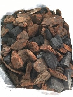 Casca de Pinus e Carvão grosso (1.2 kg)