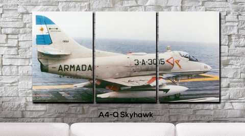 Cuadros - Tríptico A4-Q Skyhawk en Portaaviones 25 de Mayo Armada Argentina - comprar online