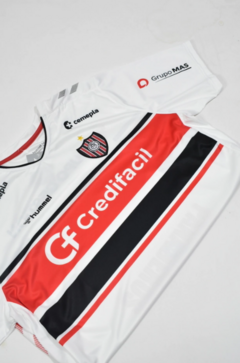 Camiseta Chacarita Juniors Hummel Suplente 2023 en internet