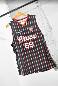 Musculosa Chacarita Juniors Negra Hummel 2023 en internet