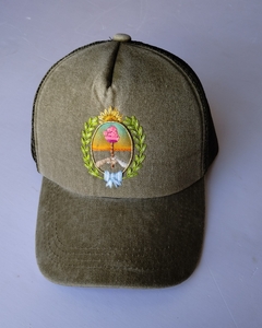 Trucker bordada Escudo Pop - comprar online