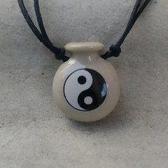 Colar aromático difusor pessoal de cerâmica - yin/yang - cantil - 4 cores - Orgonites e loja de artigos esotéricos