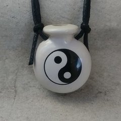 Colar aromático difusor pessoal de cerâmica - yin/yang - cantil - 4 cores - comprar online