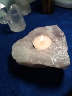 Porta-velas de quartzo rosa bruto com orgonite 801g- amor na internet