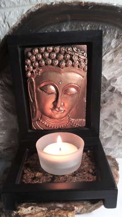Buda porta-velas de madeira com orgonite