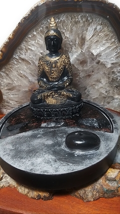Buda tailandês 13cm base orgonite, incensário e cristais
