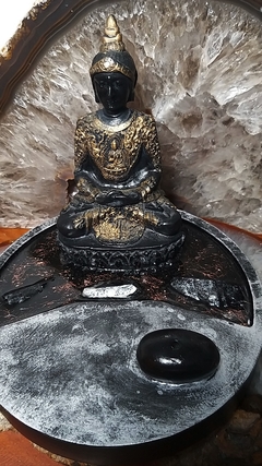 Buda tailandês 13cm base orgonite, incensário e cristais - comprar online