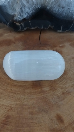 Massageador sabonete polido de selenita 7cm na internet