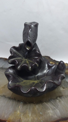 Incensário cascata folhas - cerâmica - 9cm - loja online