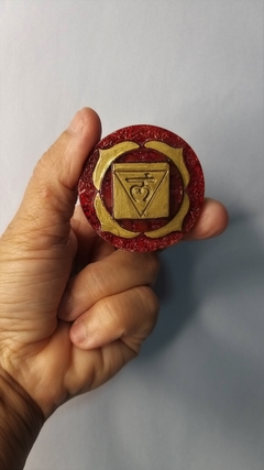 Kit de orgonites 7 chakras com símbolos em alto relevo - loja online