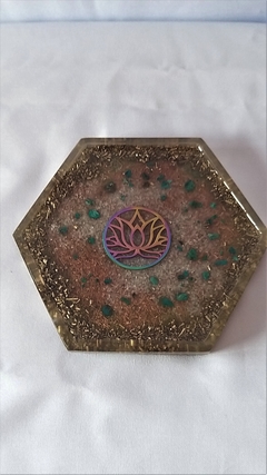 Orgonite porta-copos hexagonal flor de lótus - purificador do campo energético