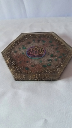 Orgonite porta-copos hexagonal flor de lótus - purificador do campo energético - comprar online