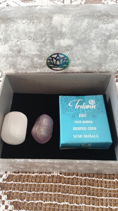 Kit de meditação com japamala de jade, incenso , cristal e mini massageador de selenita - loja online