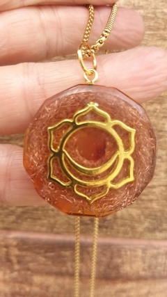 Orgonite pingente sextavado símbolo do 2º chakra - criatividade - comprar online