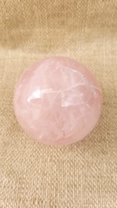 Esfera de quartzo rosa 5,2cm com suporte - 191g - Amor na internet