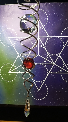 Captador de energia/espiral metal com cristais facetados 28cm - bola vermelha na internet