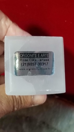 Imagem do Pirâmide de selenita polida 8cm - 105g