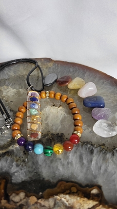 Kit chakras com pingente de selenita , pulseira chakras e pedras dos chakras- 9 peças na internet