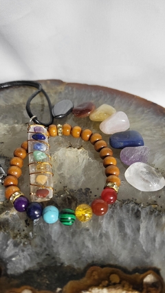 Kit chakras com pingente de selenita , pulseira chakras e pedras dos chakras- 9 peças