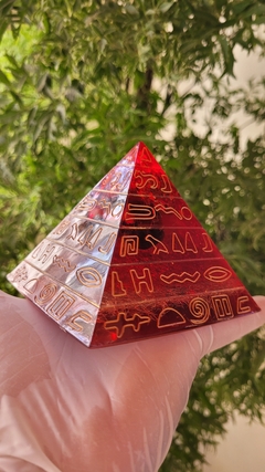 Pirâmide de orgonite motivos egípcios (8,5x7,5)cm - ousadia e tomada de decisões - comprar online
