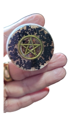 Orgonite popsocket suporte celular com turmalina negra e Pentagrama com espiral SBb na internet