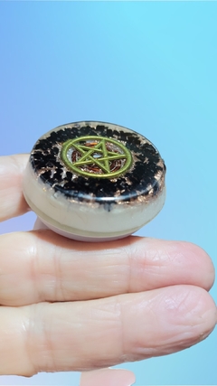 Orgonite popsocket suporte celular com turmalina negra e Pentagrama com espiral SBb - loja online