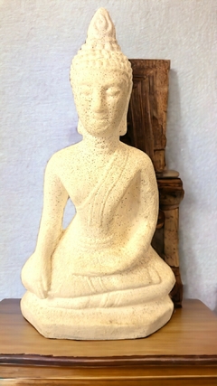 Estatueta Buda Sidarta Mudra Abhaya 12cm arenito branco- resina