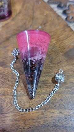Pêndulo de orgonite 5cm com granada e pingente bolinha - força criativa
