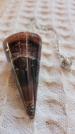 Pêndulo de orgonite 5cm com ônix e pingente bolinha - na internet
