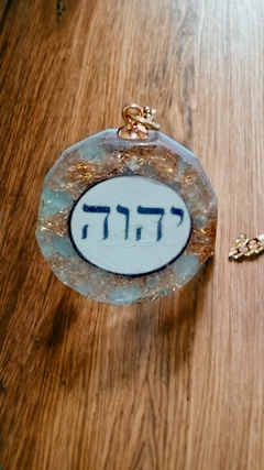 Orgonite pingente sextavado nome de Deus em hebraico com topázio azul - abre caminhos