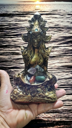 Estatueta Deusa da Fortuna Lakshmi resina com cristais - 17cm - Orgonites e loja de artigos esotéricos