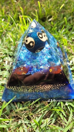 Pirâmide de Orgonite (9x10)cm - Intuição e conexão espiritual