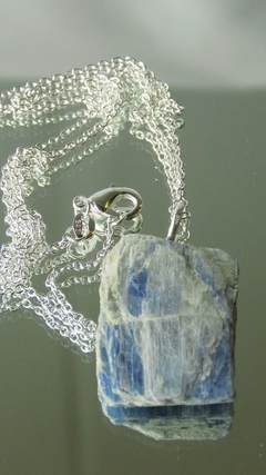 Canudo cianita azul pino prata 950 corrente prata 925 - proteção - comprar online