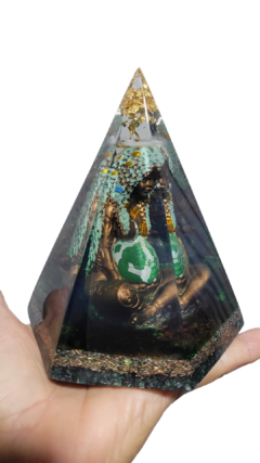 Pirâmide de orgonite hexagonal Gaia Mãe Terra 12,5cm - Equilíbrio Energético - loja online