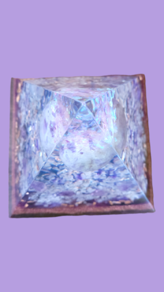 Pirâmide de orgonite (14x13)cm - Conexão Espiritual - loja online