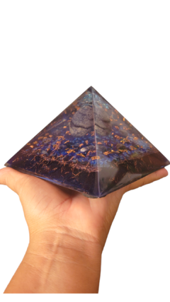 Pirâmide de orgonite (9x13)cm - Paz e Equilíbrio Emocional - Orgonites e loja de artigos esotéricos