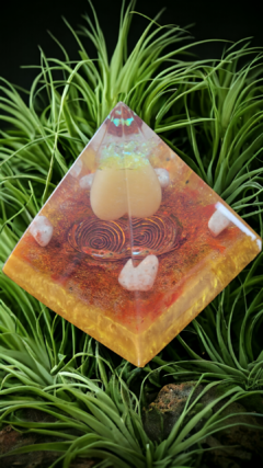 Pirâmide de Orgonite (9x10)cm - Autoestima e Alegria de Viver - comprar online