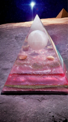 Pirâmide de orgonite (13,5x12,5)cm - Amor - comprar online